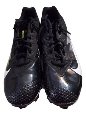 Nike Men's Black and White Athletic Cleats